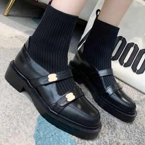 Popular new womens Motorcycle boots wool boots classic simple and elegant fashion shoe upper brand logo decoration famous luxury designer short boot star style