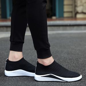 Casual Shoes Designer Rhyton Sneaker Shoe Słomka Berry Wave Mouth Druku