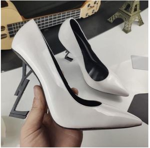 22women luxurys designers clássicos letra de calcanhar metal sandálias de sapato real tira de couro genuíno sapatos de sapatos de sapatos de bolsa de noiva Bombas de vestido de noiva