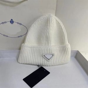 Inverted triangle label wool beanies designer women's autumn winter Athleisure hats brand cold hat versatile warm knitted Skull Caps men's fashion beanie