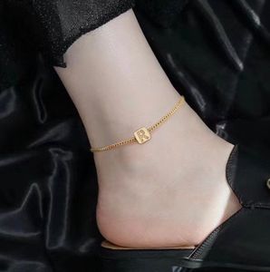 Cavigliera con ciondolo per gioielli da donna 26 lettere con diamante quadrato pendente Au750 in oro giallo