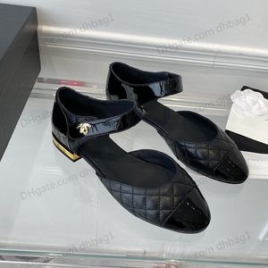 Markowe damskie buty wyjściowe Kożuch czarny z niskim obcasem 2 cm botki wesele kwadratowe palce sandały Matelasse sukienki dżinsy bez pięty buty ze skóry lakierowanej