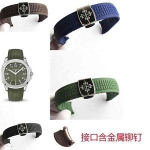 Luksusowe zegarki dla męskiego wodoodpornego silikonowego zegarek z akcesoriami 5167R granat AquwristWatches moda