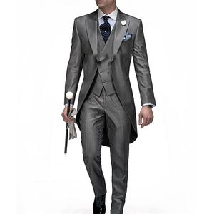 Ternos masculinos Blazers Chegada Men formal Caats Tailled Suits de casamento cinza para homens Acelera os ternos de casamento de lapela no casamento masculino Tuxedo de 3 peças 220909