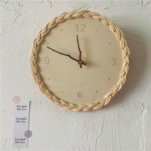 Wanduhren INS japanischen Stil Rattan Wanduhr Runde digitale Holz Mute Silent Uhr Homestay hängende Ornament Möbel Schlafzimmer Home Decor 220909