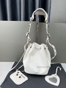 Bucket Bag Top lyxiga Designer Crossbody axelväskor Lady Le Motorcykel Handväska 2022 kvalitet