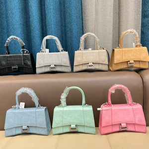 22ss Luxury Designer Underarm Tote bags Fashion Famel Wallets New handle bags trendy style handbags