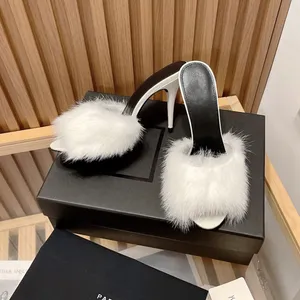 Mink Hair High-Heel Shoes Trimmade öppna sandaler Casual tofflor Höga klackar lyxiga kvinnor Designer Dream Round Toe Sandal Ladies Wedding Woman Mule Furry Shoe