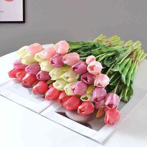 Faux Floral Greenery New Silicone Tulip Flor Artificial Touch Real 5 PieceQuet 46cm Luxury House Decorative Living Room Deco Flores Fake Plant J220906