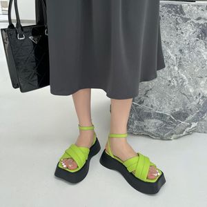 Sandálias plataformas brancas letra as plataformas de verão de couro preto plataformas de verão altas saltos altos conforto sapatos femininos femmes