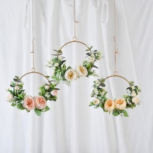 Dekorativa blommor Ciled Nordic Iron Round Wreath Wall Hanging Simulation Rose Flower Decoration Wedding Scene Layout Handmade Pendant
