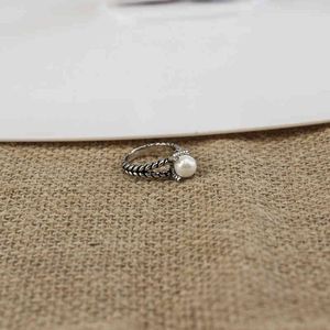 Woman Retro Jewelry Inlaid Imitation Designer Ring Women Pearl High Rings Twisted Wire for with Design for Ladies Wedding Anniversary Gift TZ24