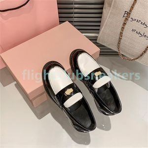 Miui Tobacco Dress Schuhe Geprägte Luxus-Lederband-Loafer Schwarz Weiß Mius Top Fashion Damen Sneaker Modedesigner Sneakers I3JG