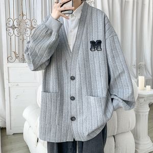 Men S sueres hybskr japonês v pescoço outono de inverno letra gráfica homem homem malha de malha Cardigans College Suéter Casual de grandes dimensões 220909