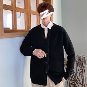 Męskie swetry męskie dzianiny zimowe płaszcze do koreańskich trendów mody Cardigan Zagraniczny sweter z okrągiem harajuku streetwear vintage odzież 220909