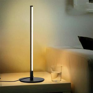 Golvlampor 40 cm LED Corner Standing Lamp US/EU Plug RGB Light med fjärrkontrollbord för sovrums foajé atmosfär natt