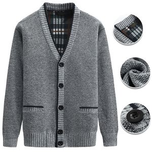 Men s tröjor Autumn and Winter Thick Warm Cardigan Jacka Casual V Neck Button Sweater Big Pockets Men S 220909