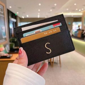 Projektowanie luksusowych uchwytów kart męskie portfelki damskie torebki czarne skórzane karty kredytowe z dwustronnymi karty kredytowe moneta miękka mini portfel z pudełkiem