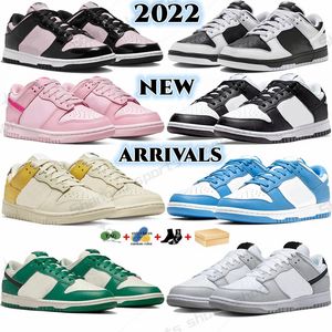 2022 Nya Triple Pink Panda Casual Shoes för män kvinnor designer sneakers UNC Syracuse Grey Fog University Varsity Green utomhus herr dam sportskor