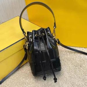 Top quality Designer bag Bucket Luxury fashion one shoulder Women's leather Tote detachable shoulder strap fender Handbags 2022