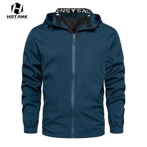 Giacche da uomo Giacca da uomo autunno Cappotti stampati con cappuccio sottile Abbigliamento outdoor Uomo Primavera Casual Bomber antivento Giacche moda Slim Outwear 220912