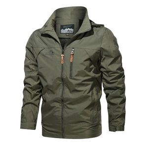 Giacche da uomo Primavera Autunno Giacca da uomo casual Giacca impermeabile Pelle di squalo militare Soft Shell Giacca da esterno Moda Giacca a vento Cappotto impermeabile Uomo 220912