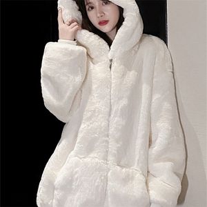 女性の毛皮のフェイクラウタロ冬ふわふわ温かい柔らかい白い特大ジャケット女性長袖ブラックジップスウェットシャツ韓国のパーカー220912