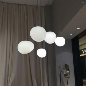 Kolye lambaları süt beyaz cam asılı lamba modern düzensiz tavan ışık fikstürleri restoran oturma odası yatak odası tek kafa