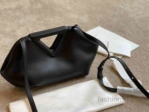 Akşam çantaları rahat üçgen taşıma sapı omuz çantaları kadınlar yüksek kaliteli çanta deri tasarımcı marka crossbody kadın cüzdan 2203