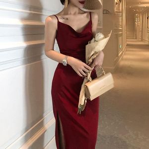 Sukienki swobodne 2022 Summer Vintage Satynowa sukienka poślizgowa spaghetti Strap Slit Black Burgundy Silk Seksowna długa impreza