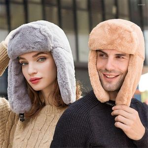 ベレー帽の男性女性厚いぬいぐるみ帽子暖かい冬のトラッパー帽子ロシアのウシュハンカ雪キャップイヤーフラップボンネット
