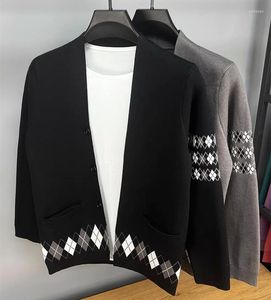 Suéteres masculinos de alta qualidade Lattice malha de malha do cardigan Spring e outono Trendência Bonita casual casual casaco de xale