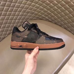 Luxus-Designer-Schuhe, lässige Sneakers, atmungsaktives Kalbsleder mit floral verzierter Gummilaufsohle, sehr schön mkjlll00003