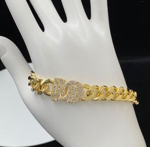 Designed Cuban Brass Bracelets Link Chain Crystal Diamond Hollow Out d Letter Bangle Womens All-match Vogue Fashion Bracelet Designer Jewelry 0011