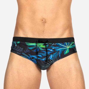 Costumi da bagno da uomo Nuovo con push pad Costumi da bagno da uomo Moda bikini stampato Europeo americano sexy Vita bassa Costumi da bagno Summer Beach Surf J220913