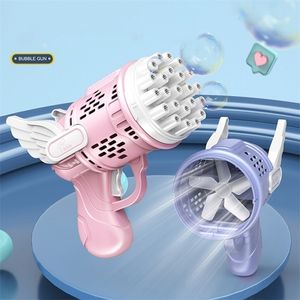 Gun Toys 23 Löcher Angel Bubble Gun Raketenblasen Maschinengewehrform Automatisches Gebläse mit Seifenblasenflüssigkeit Spielzeug für Kinder Kindertagsgeschenk 220913