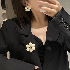 Gest￼t Ohrringe Jennie die gleiche Mode Sonnenblume Brosche mittelalterlich schwarz und wei￟ kalter Wind Camellia Retro Halskette