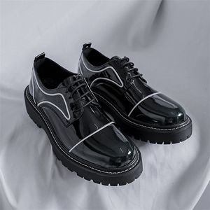 Dress Shoes Mens Patent Leather Business Casual Vintage Lace Up Flats Low Top Luxury Male Formal Chaussure Homme Zapatos 220913