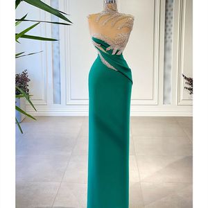 Prom Shiny ärmlös axellös V Neck -applikationer Paljetter Täräckade aftonklänningar Satin golvlängd festklänningar plus storlek skräddarsydd