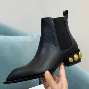 Stivali da donna autunno inverno 2022 moda caviglia con borchie Chelsea slip on scarpe eleganti tacco basso in vera pelle