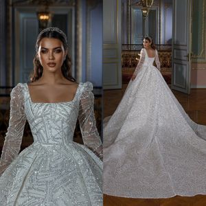 Abiti da sposa in cristallo lucido Dubai Ball Gown Abiti da sposa con paillettes Abiti da sposa a maniche lunghe con scollo quadrato arabo