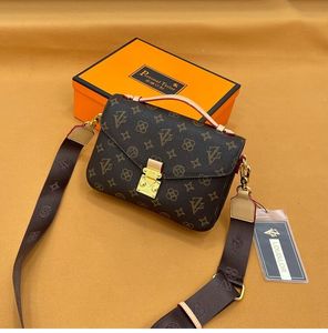 Lüks Tasarımcılar Crossbody Çanta Kadın Çanta Poşet Messenger Çanta Oksitleyici Deri METIS Zarif Omuz Çantaları Crossbody Çanta M41781