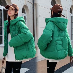 Feminina Down Parkas Estação Europeia Inverno Casco de algodão pequeno Capeled Modaque quente Jaqueta quente Versão coreana 220915