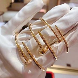Ladies Luxury Glamour Bracelet Classic Nail bangle Unisex Valentine Day Wedding Gift K Gold Jewelry L Stainless Steel