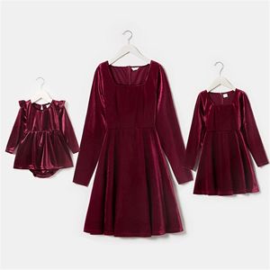 Family Matching Outfits Clothes Spring Wine Red Velvet Dress Mermaid Party Costume Women Baby Girl Mother Daughter 220915