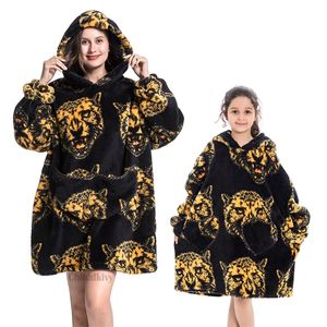 Family Matching Outfits Oversized Winter Family Matching Hoodie Warm Sherpa Blanket Thick Girl Sweatshirt Soft Women Homewear if need 2pcs plz order 2 220914