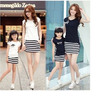 Abiti coordinati per la famiglia Mommy and Me Dress Family Fashion Summer Set Abbigliamento per madre figlia Stripe Sports Skirt Set Matching Mother Daughter outfi 220914