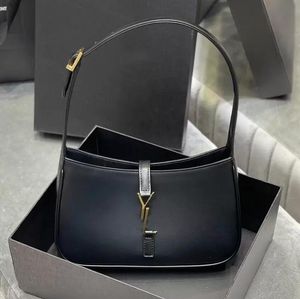 2021 최고 품질 겨드랑이 가방 클래식 가죽 디자이너 핸드백 숙녀 어깨 가방 바게트 멀티 컬러 패션 가방 도매