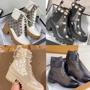 Women Designer Boots Martin Desert Boot Flamingos Love Arrow Real Leather Medal Coarse Non Slip Winter Shoes Size US5 NO