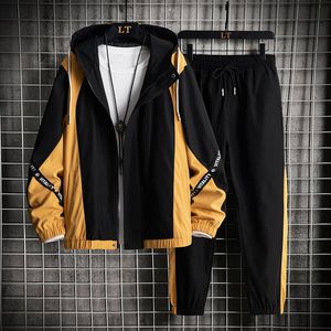 Мужские спортивные костюмы Спортивный костюм для мужчин Мода Harajuku Одежда Япония Стиль 2 шт. Набор Мужская осенняя одежда Легкая толстовка с капюшоном и брюки 220915